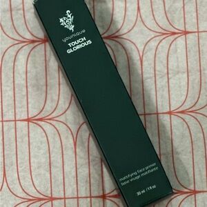 Younique Touch Glorious Primer in Black